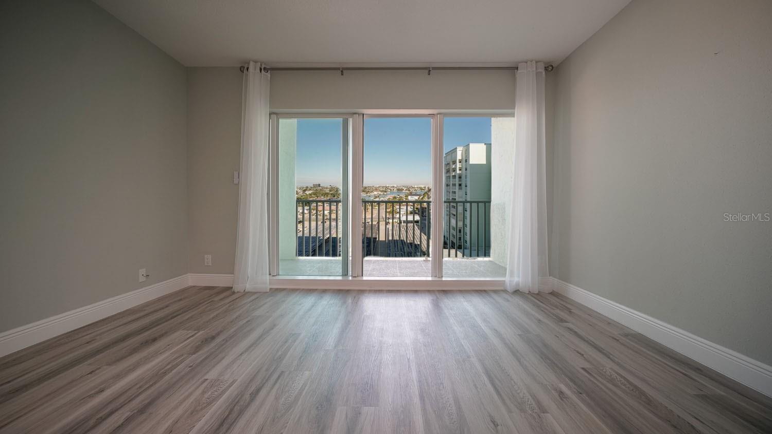 THREE PALMS POINTE CONDO - Residential