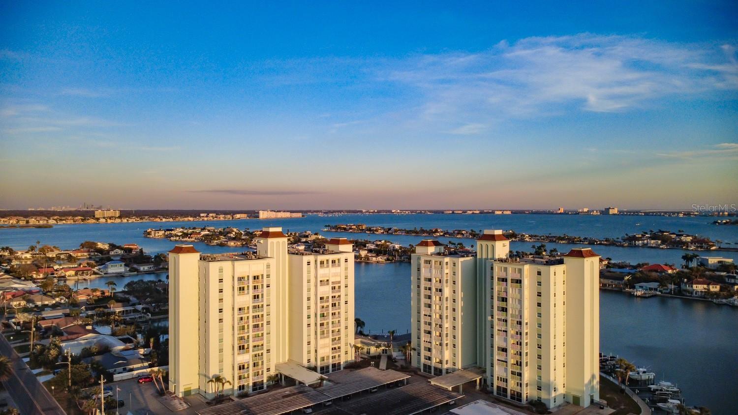 THREE PALMS POINTE CONDO - Residential