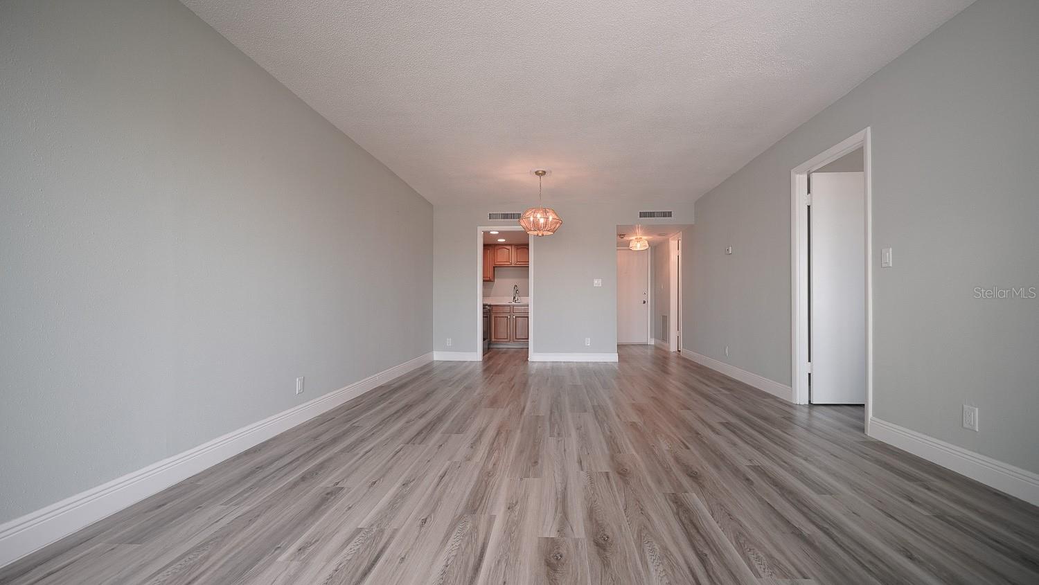 THREE PALMS POINTE CONDO - Residential