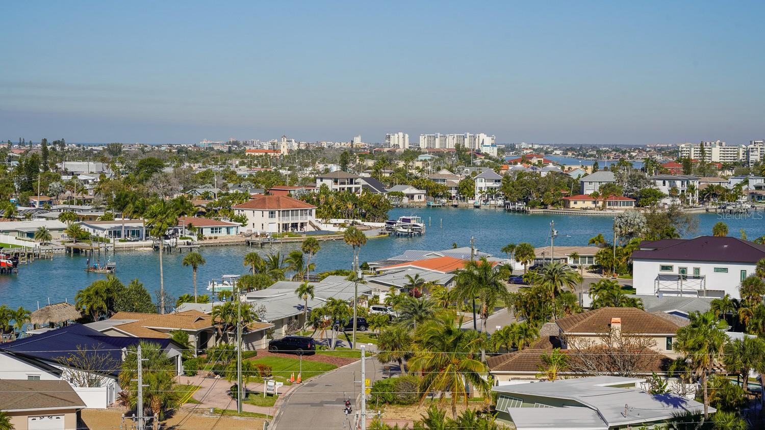 THREE PALMS POINTE CONDO - Residential