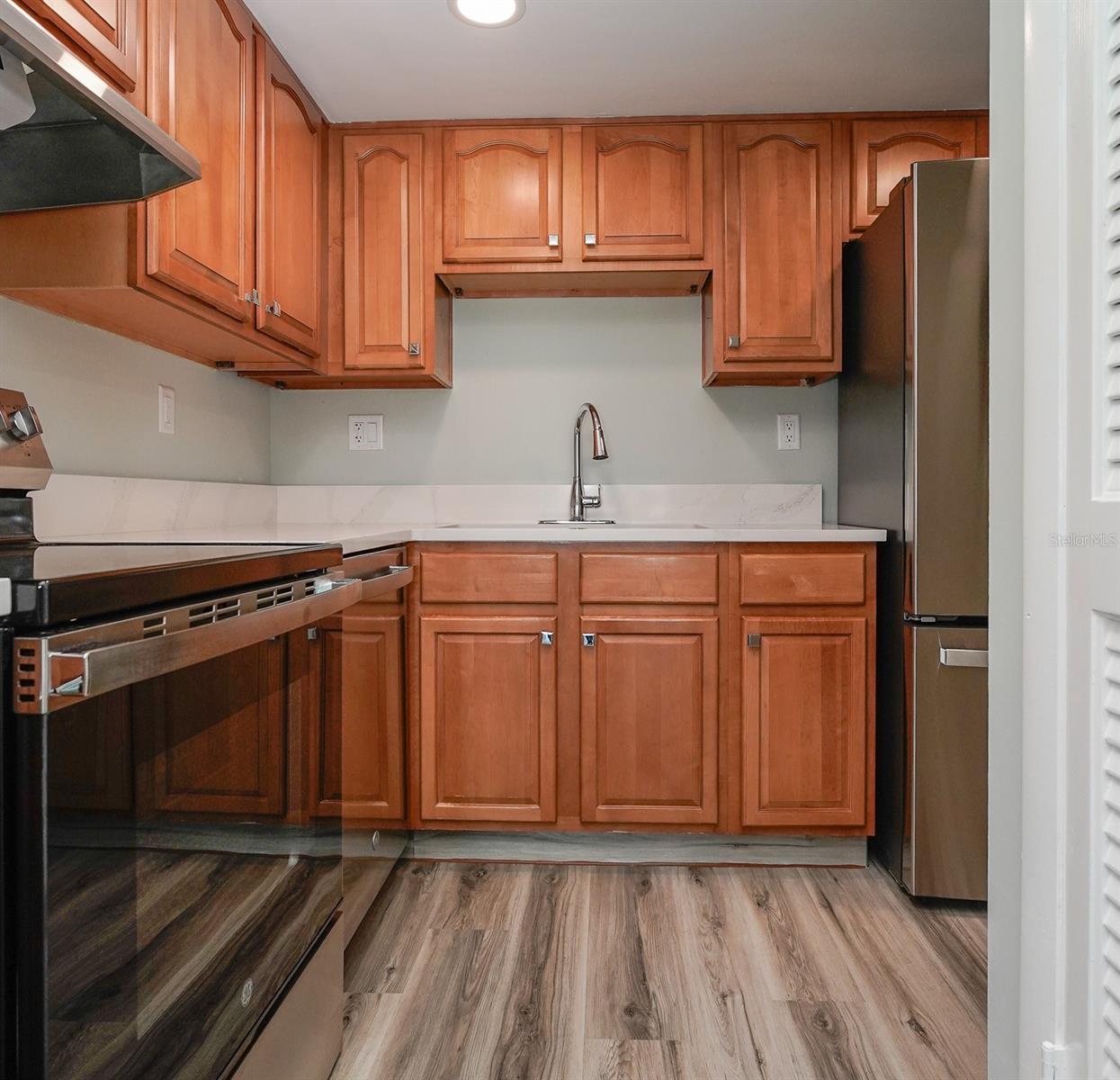 THREE PALMS POINTE CONDO - Residential