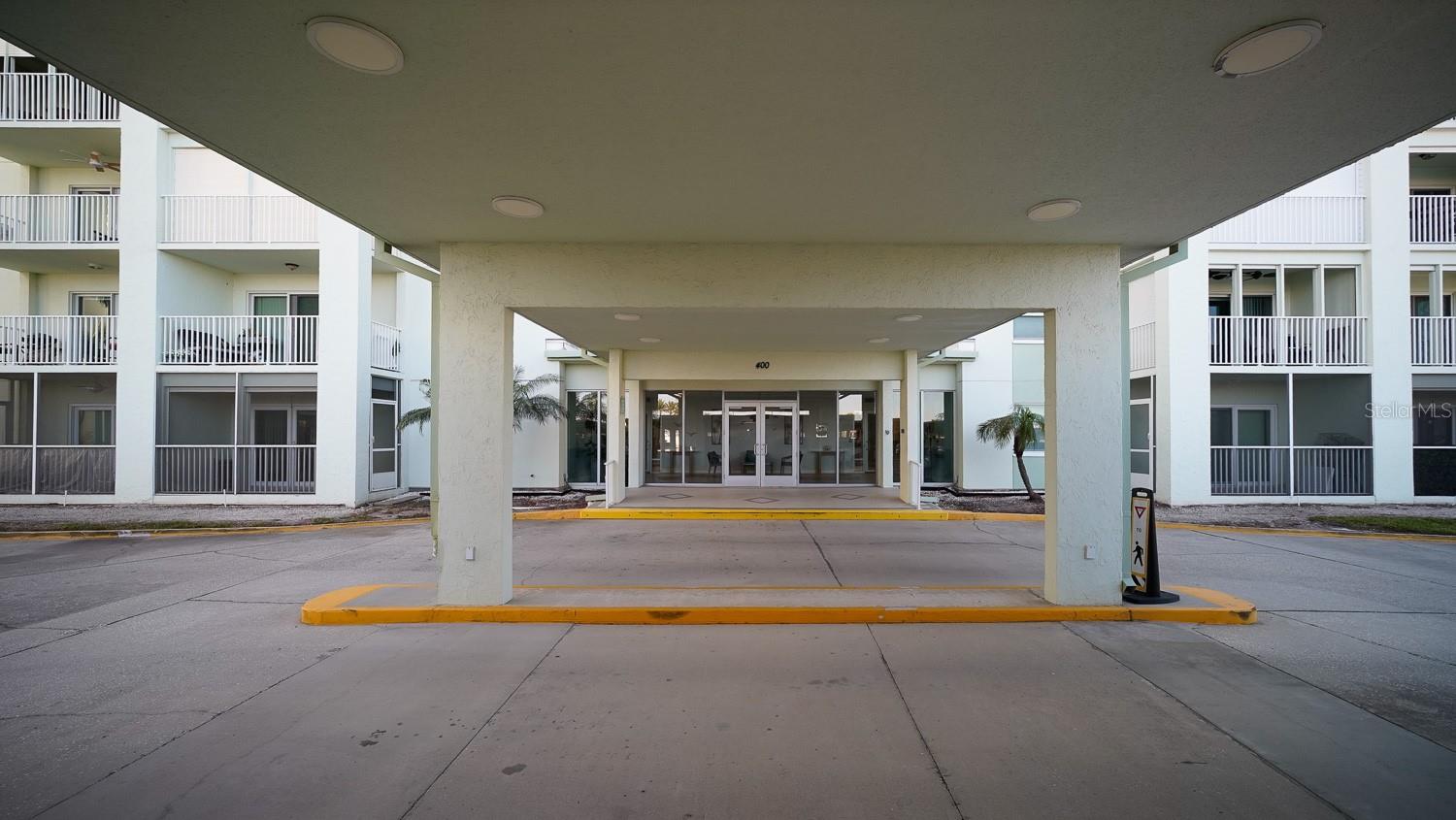 THREE PALMS POINTE CONDO - Residential