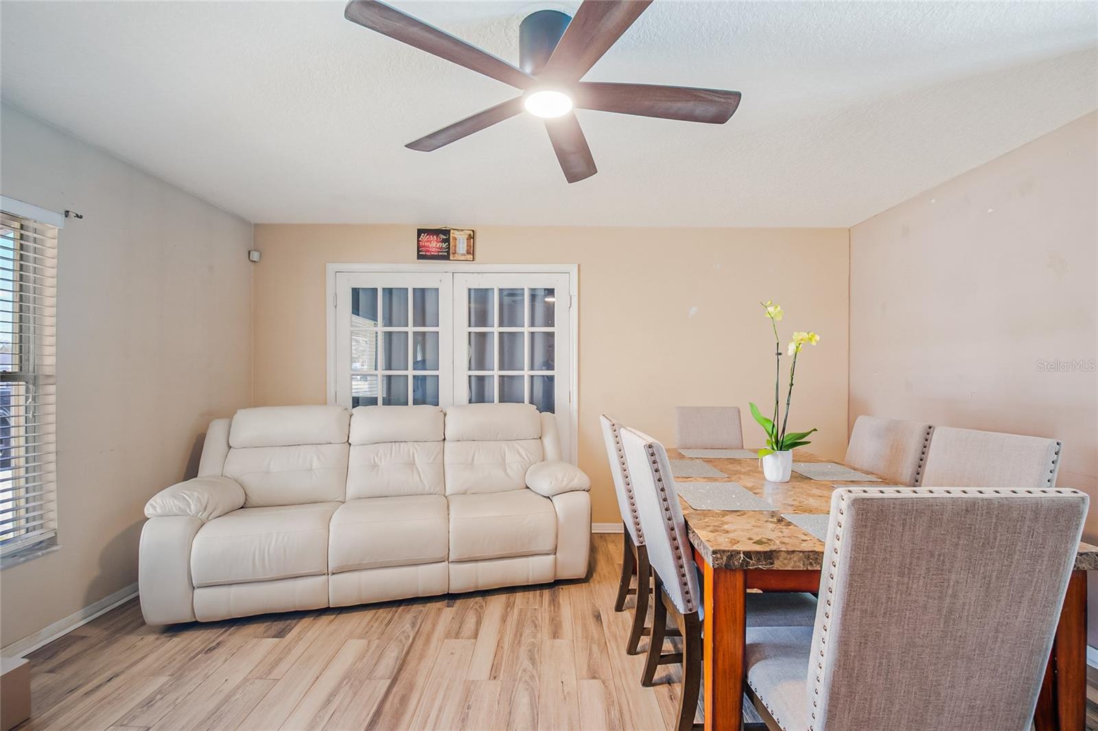 ROLLING WOODS - Residential