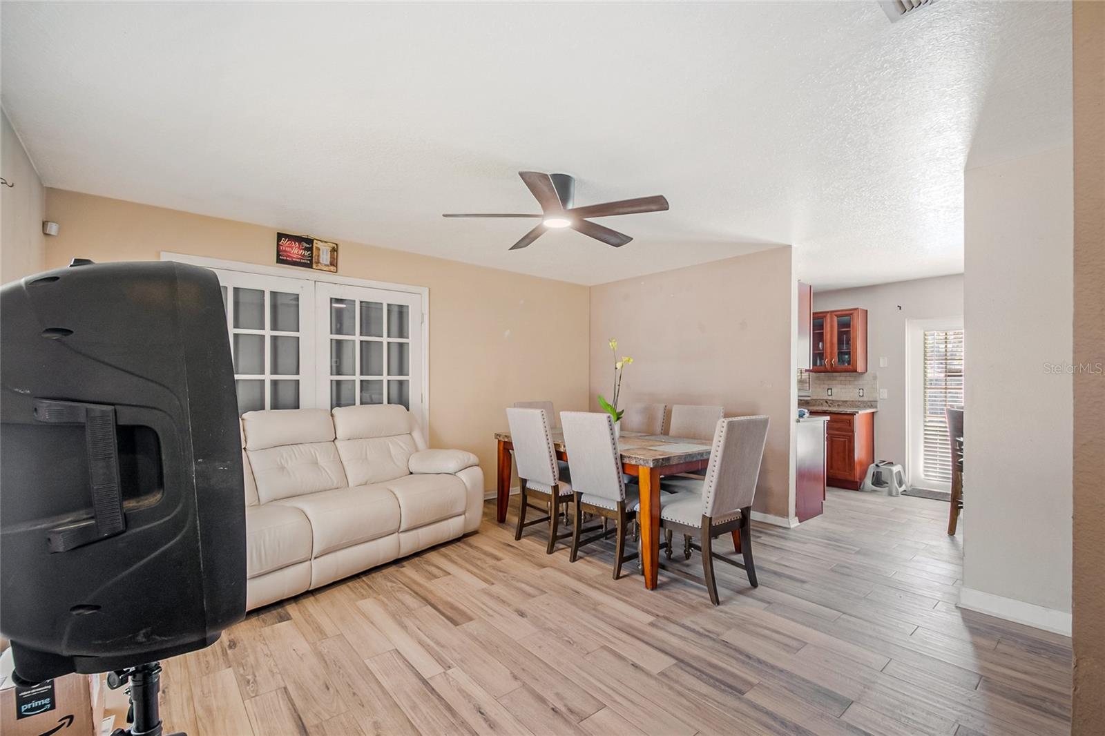 ROLLING WOODS - Residential