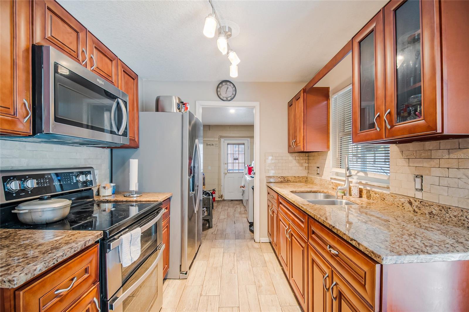 ROLLING WOODS - Residential