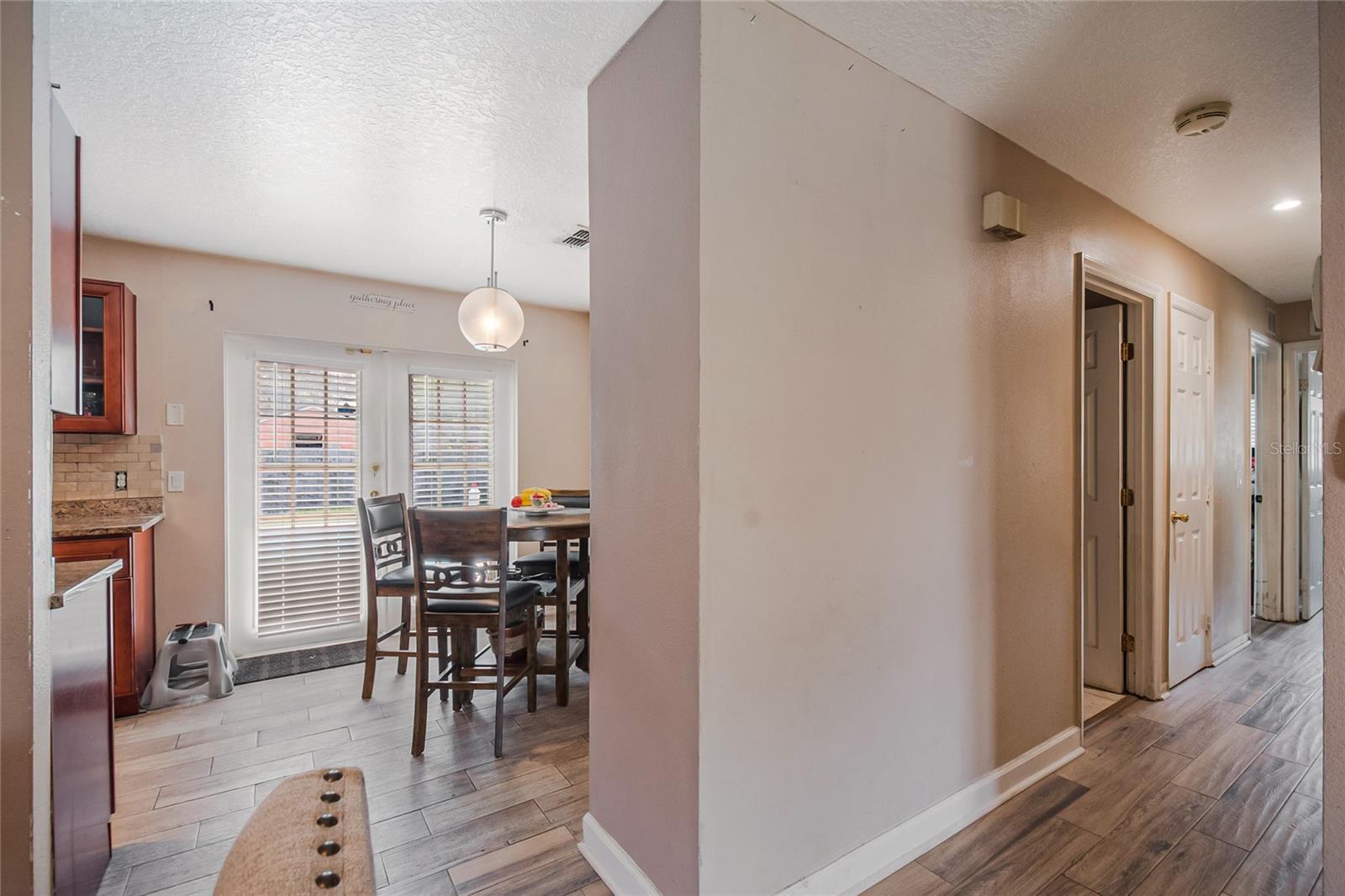 ROLLING WOODS - Residential