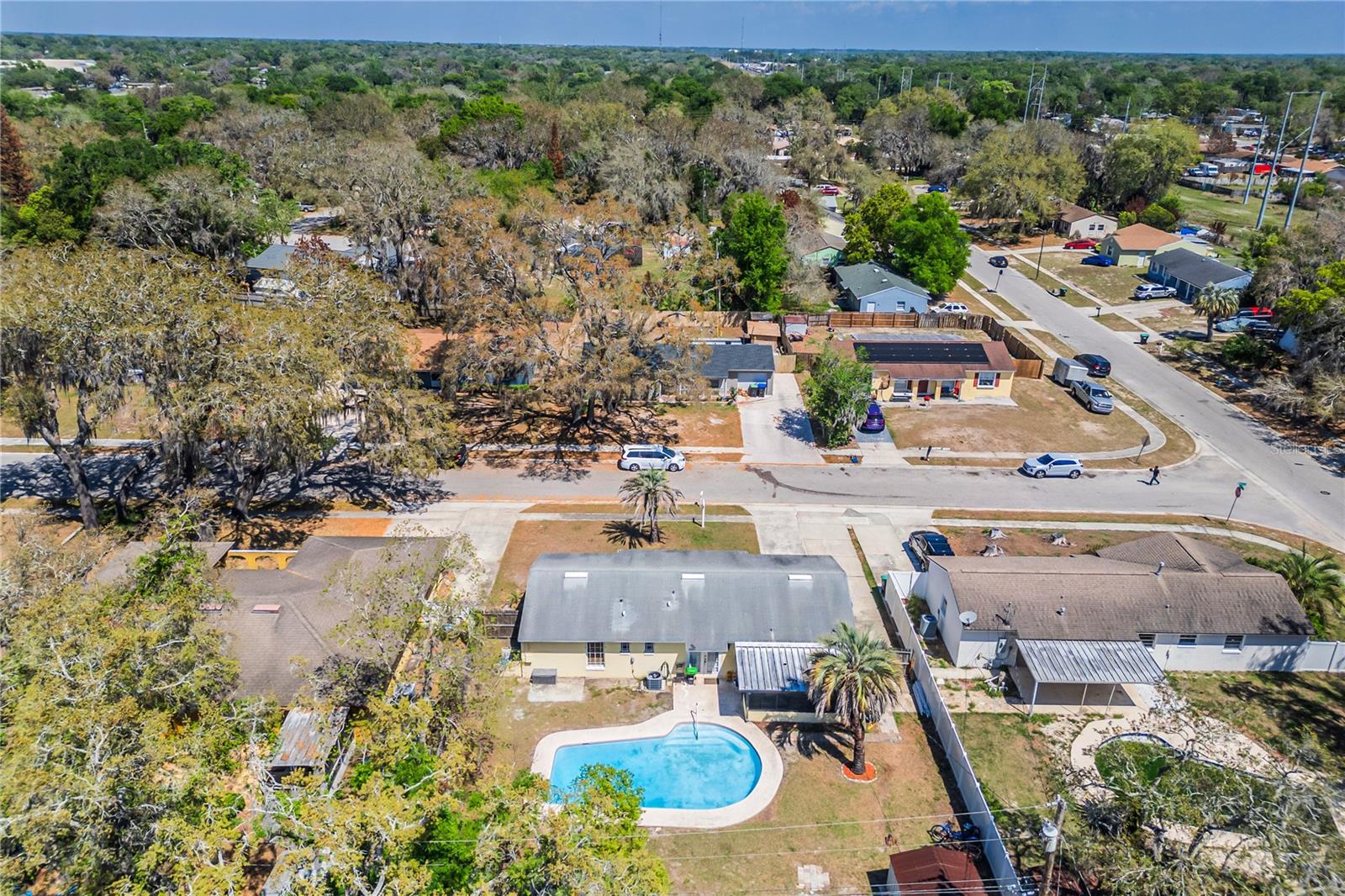 ROLLING WOODS - Residential