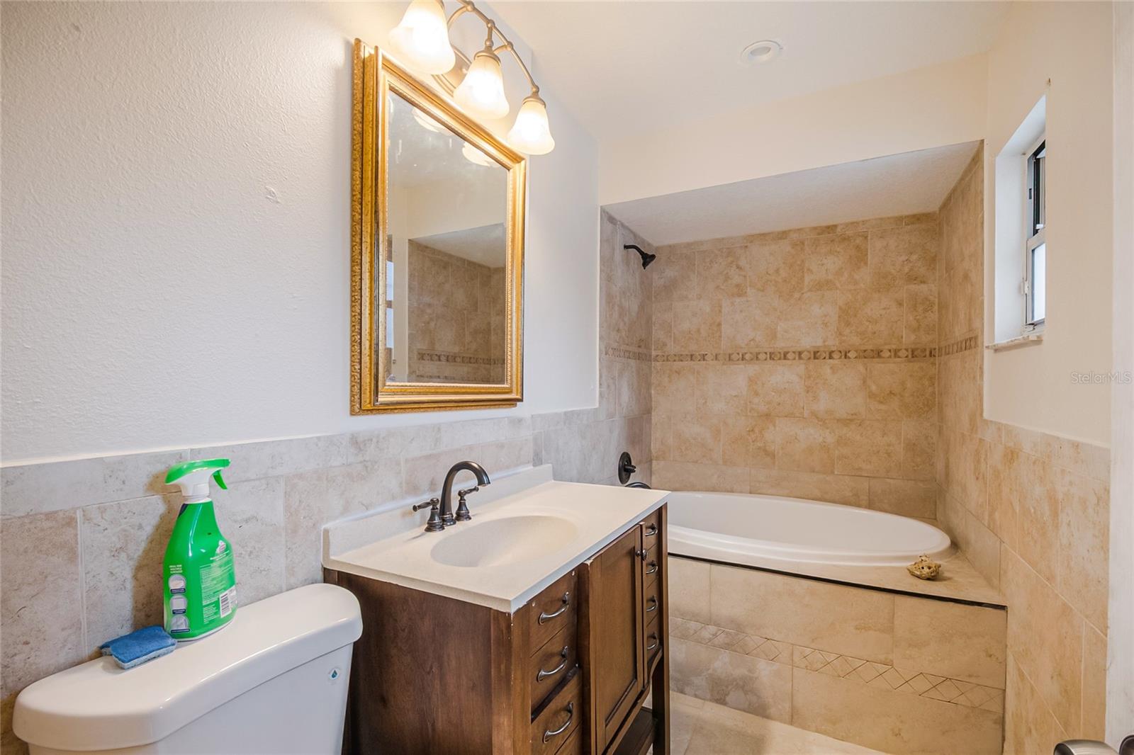 ROLLING WOODS - Residential