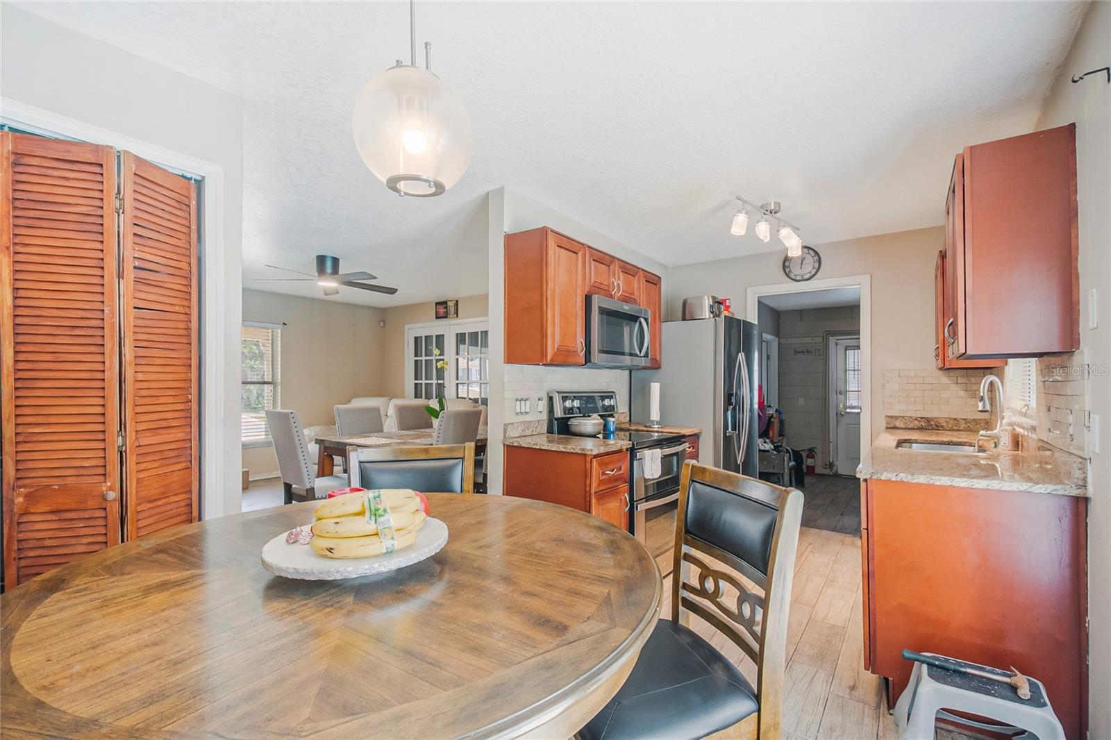 ROLLING WOODS - Residential