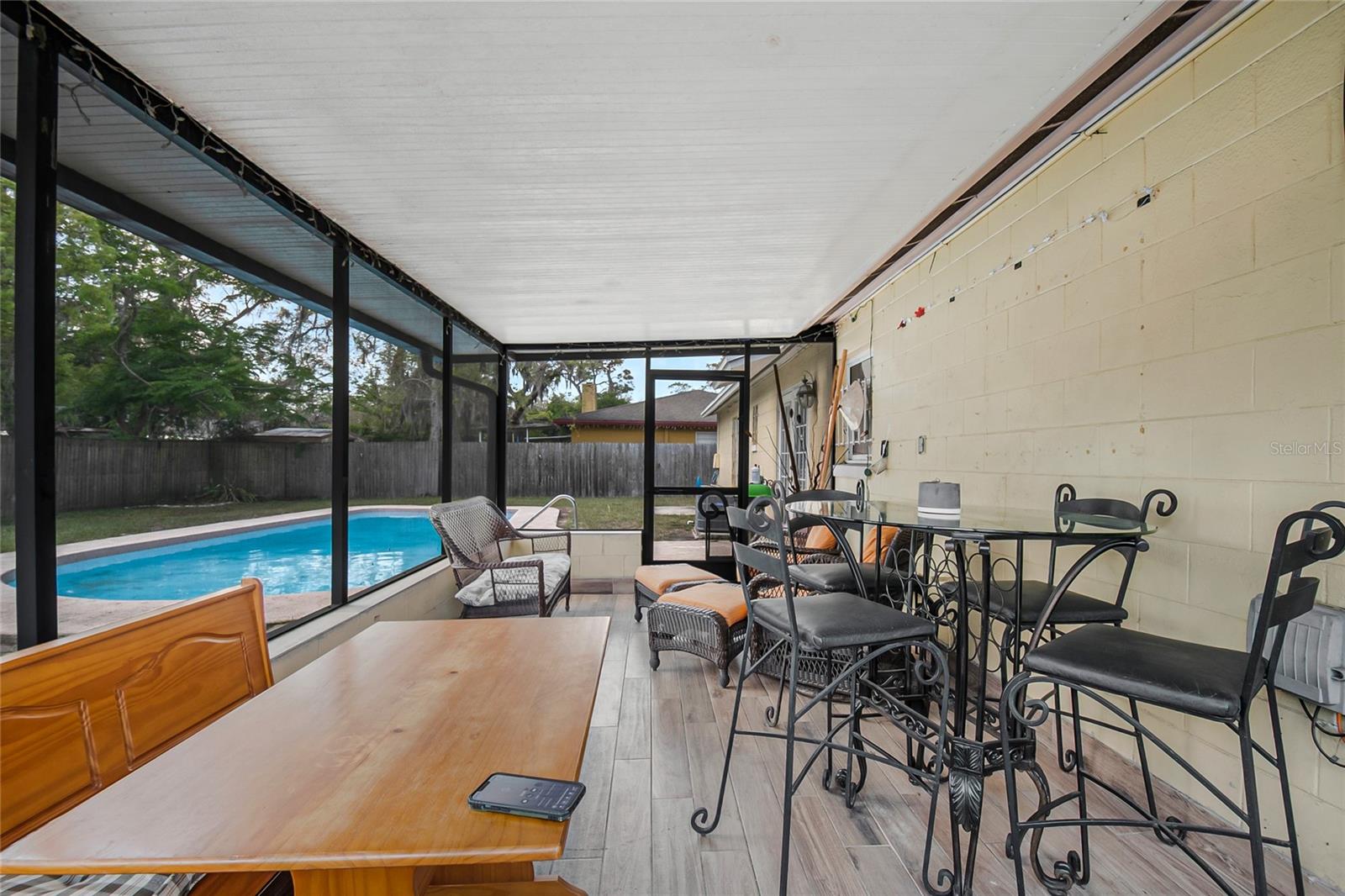 ROLLING WOODS - Residential