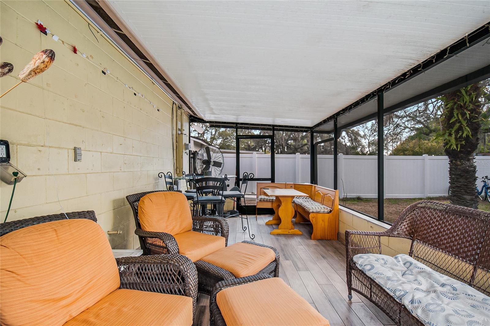 ROLLING WOODS - Residential