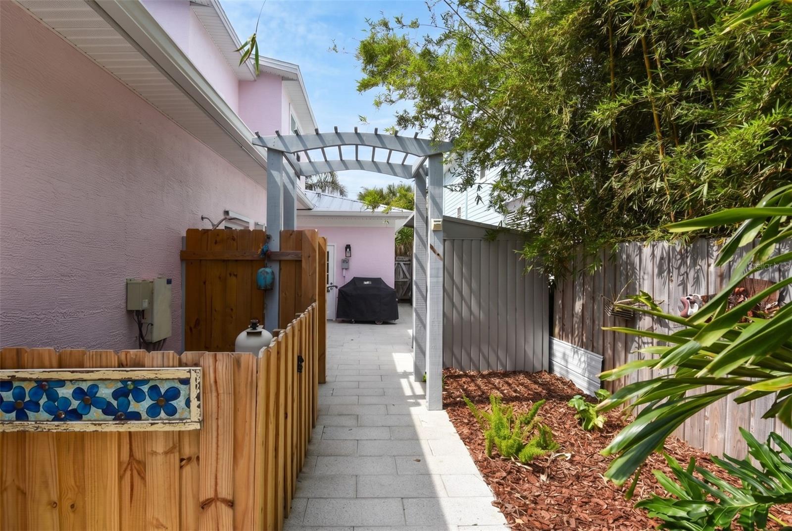 THOBURNS NEW SMYRNA BEACH - Residential