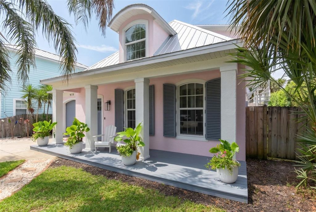 Photo of 915 Maple Street, New Smyrna Beach, FL 32169 (MLS # NS1088184)