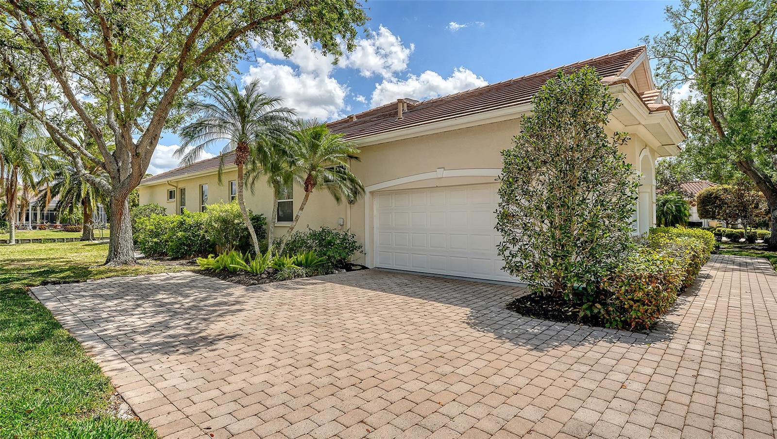 UNIVERSITY PARK COUNTRY CLUB - Residential