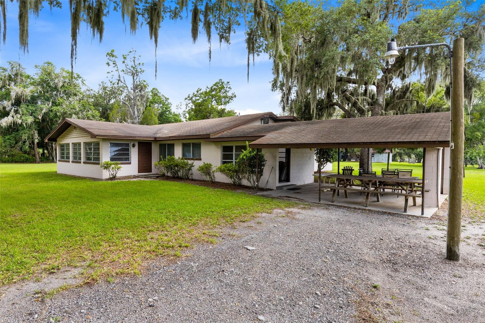 RUNNYMEDE NORTH HALF TOWN OF - Land