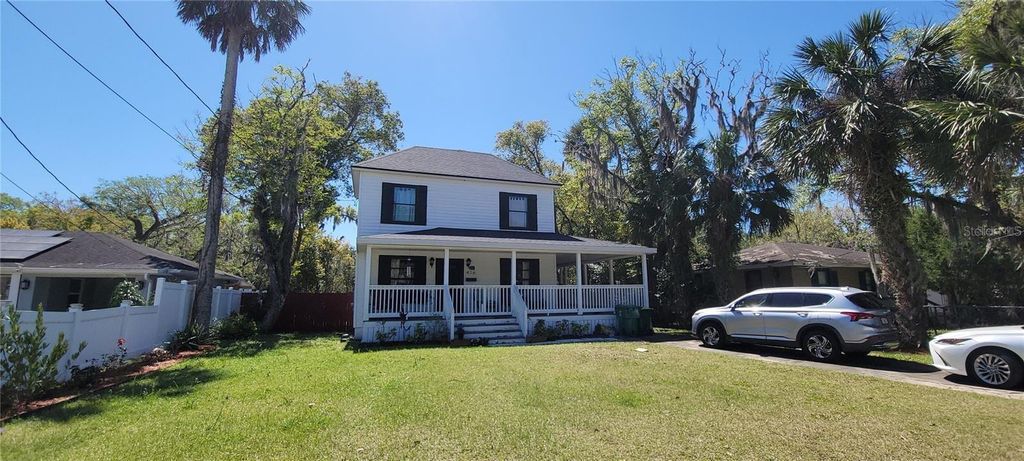 Photo of 416 W Howry Ave, Deland, FL 32720 (MLS # V4947506)