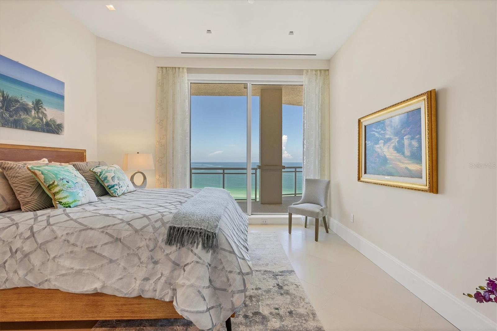 THE BEACH RESIDENCES - Residential