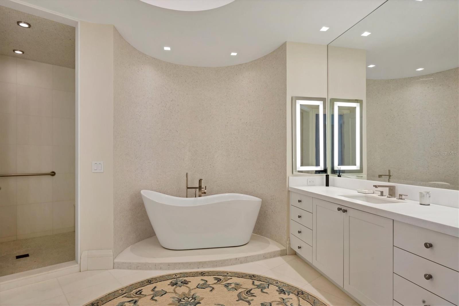 THE BEACH RESIDENCES - Residential