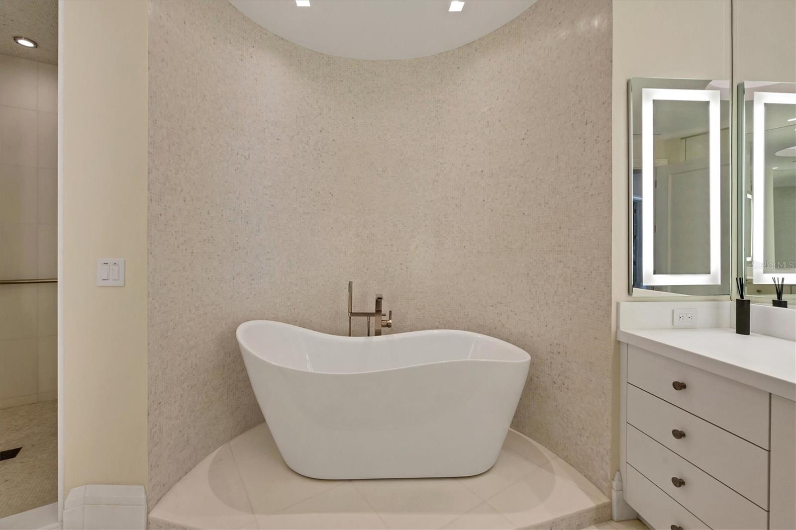 THE BEACH RESIDENCES - Residential