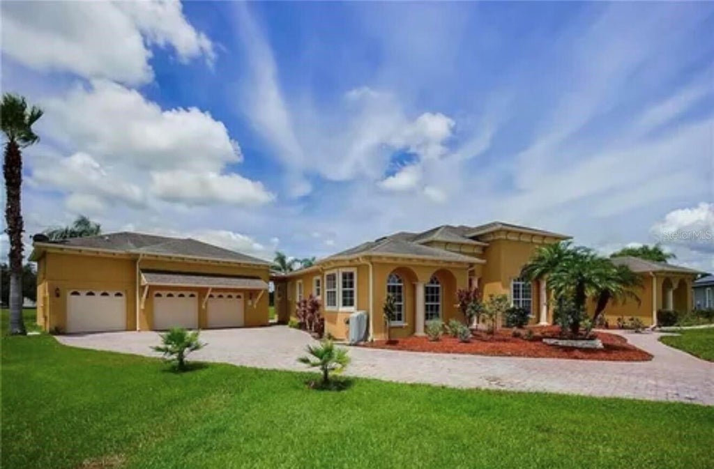 Photo of 2120 Bunker View Court, Kissimmee, FL 34746 (MLS # O6421306)