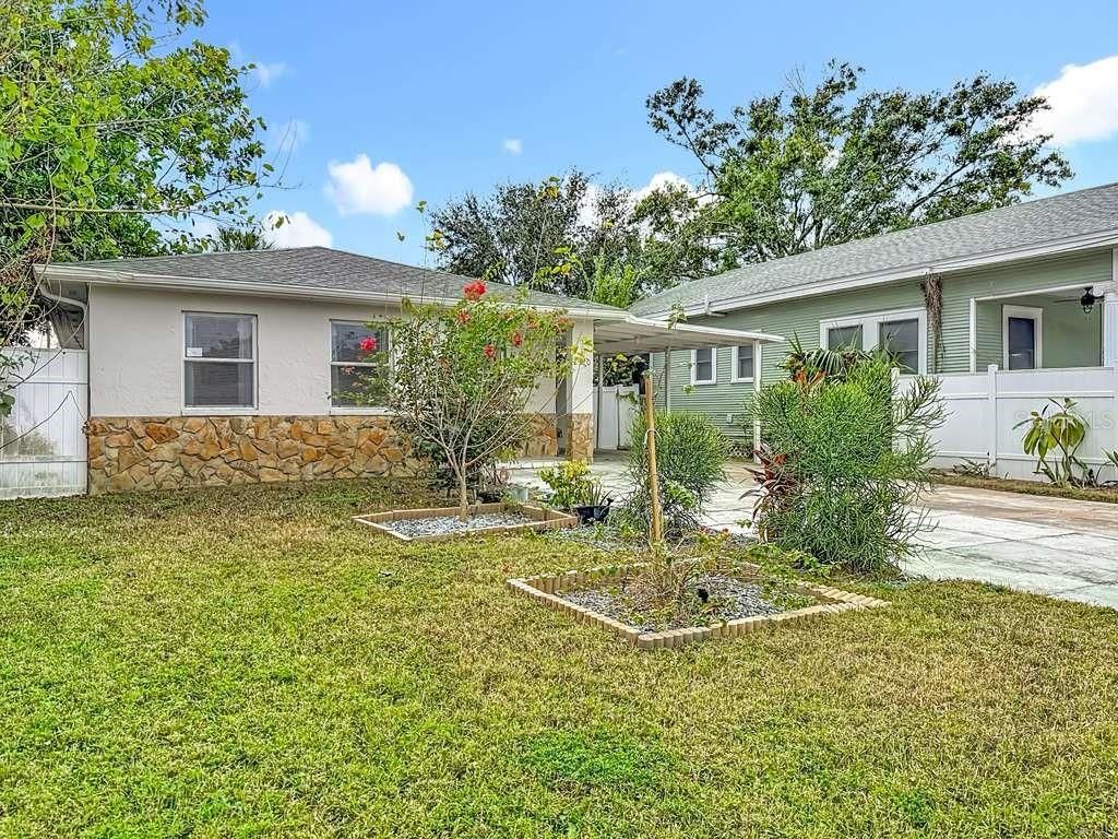 Photo of 2520 W Saint John Street, Tampa, FL 33607 (MLS # TB8453092)