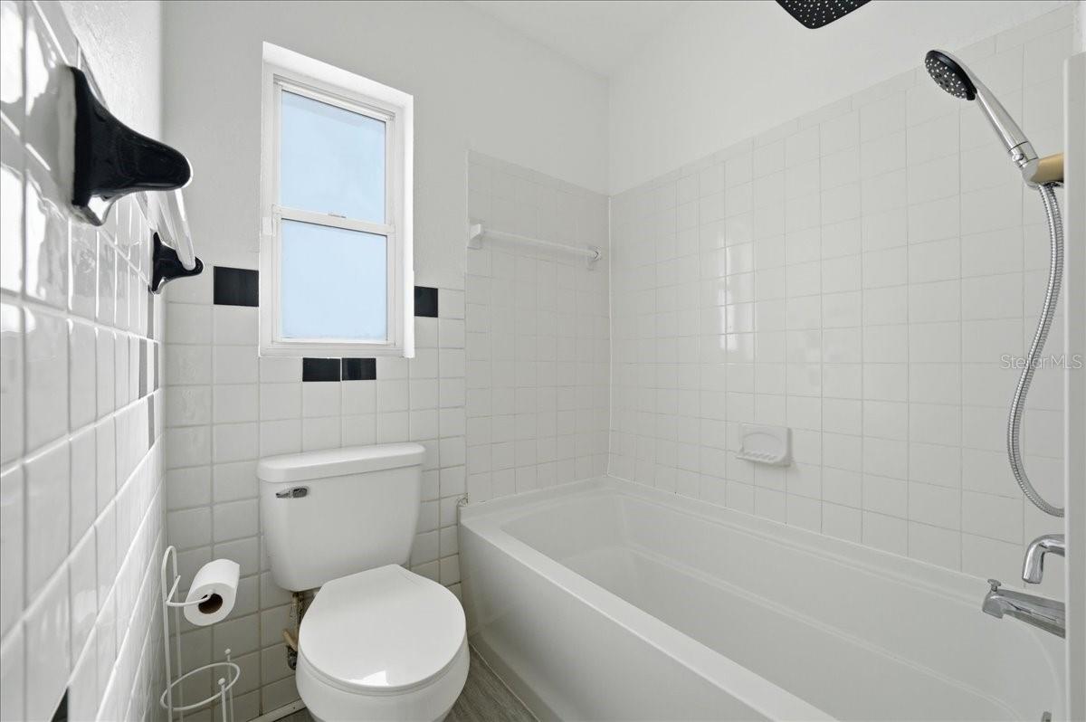 LEWIS ISLAND SEC 1 - Residential Lease