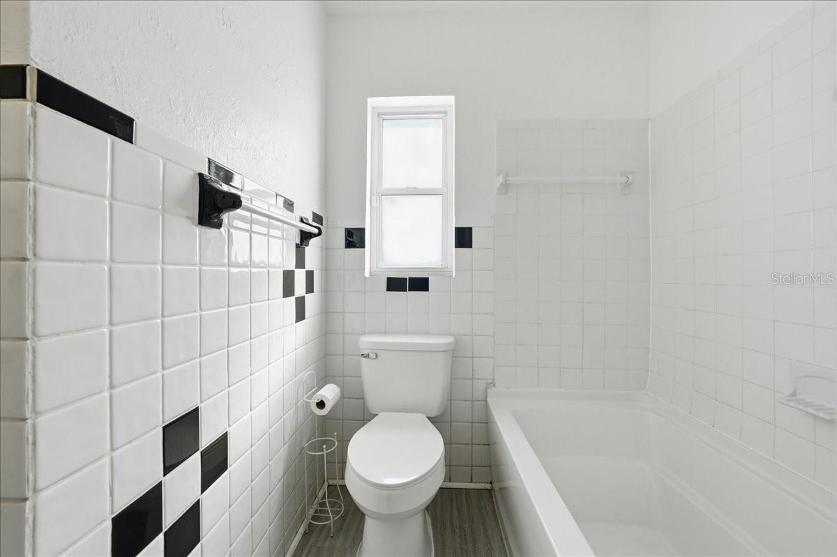 LEWIS ISLAND SEC 1 - Residential Lease