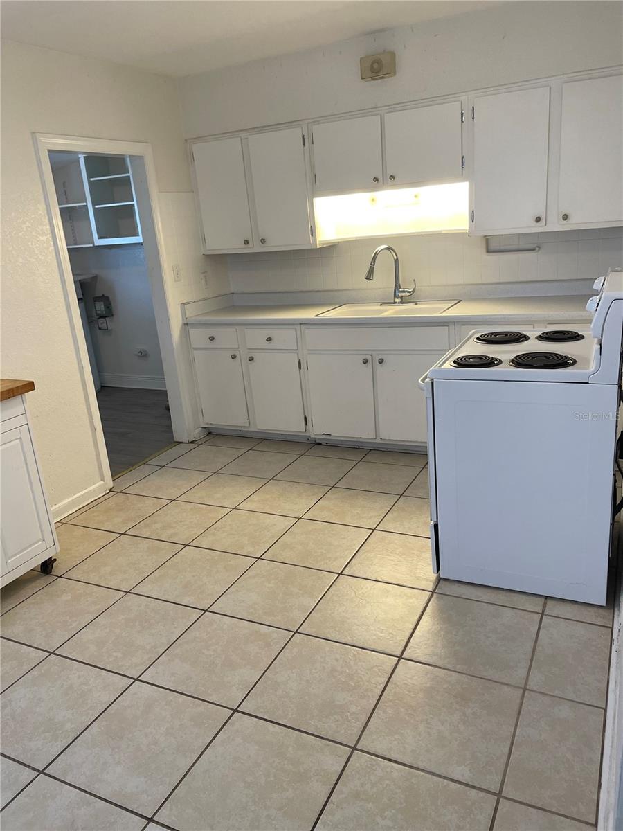 SUN RAY HOMES - Residential