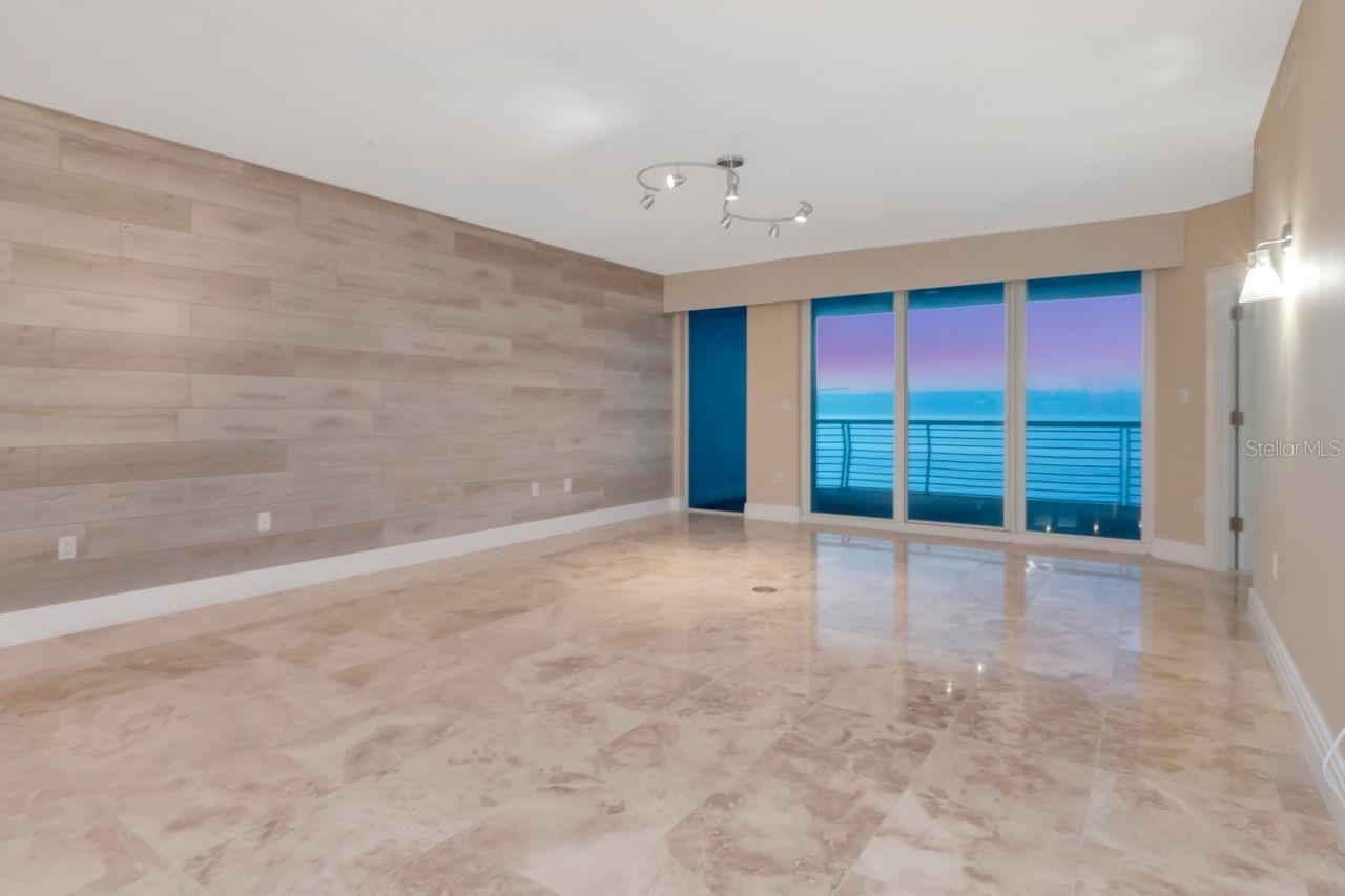 UTOPIA CONDO - Residential