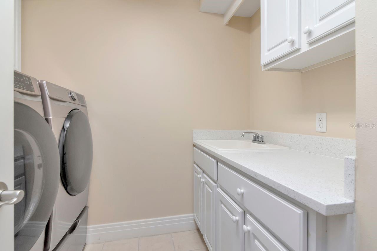 UTOPIA CONDO - Residential