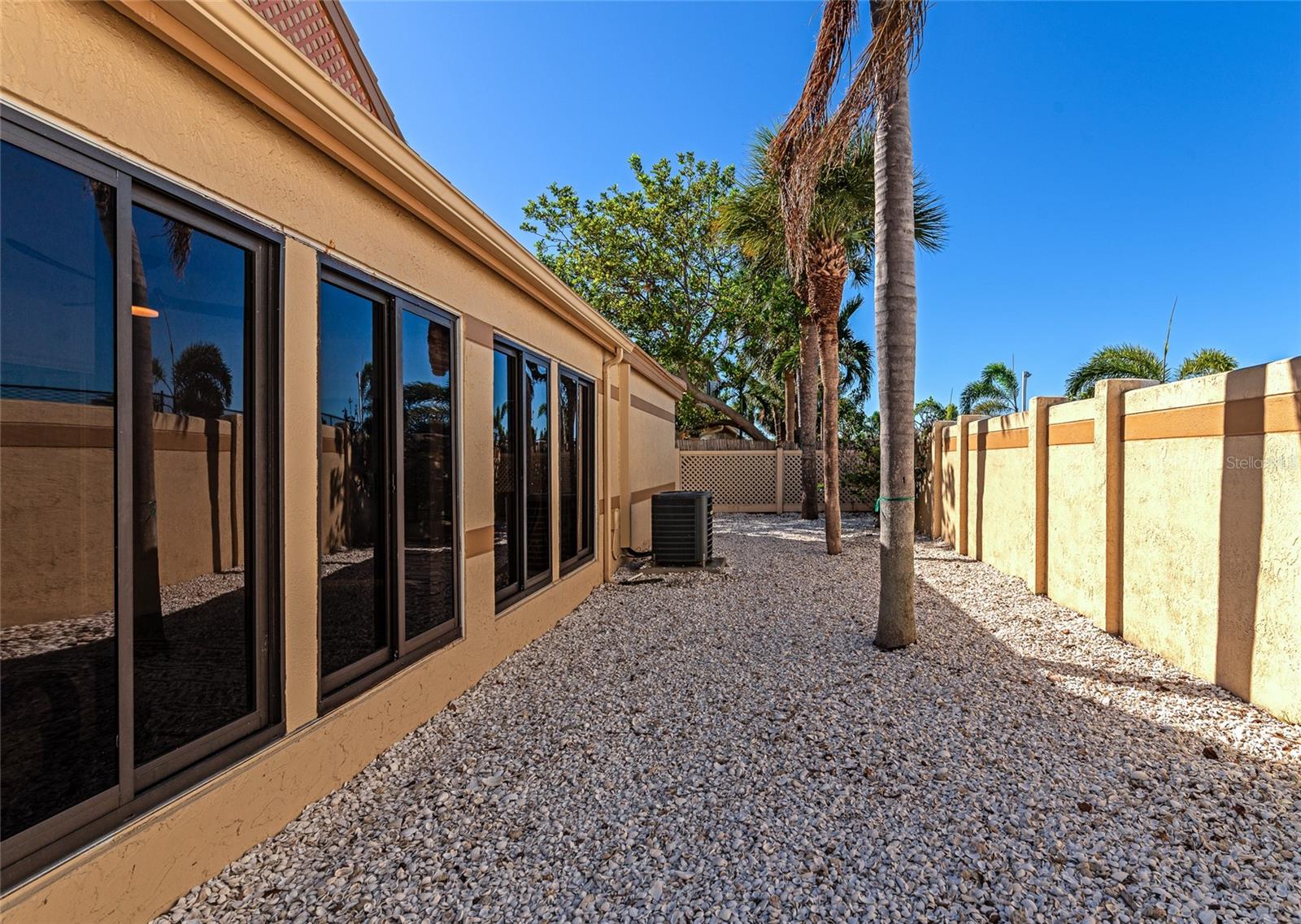 LAKEBRIDGE PH II & III - Residential Lease