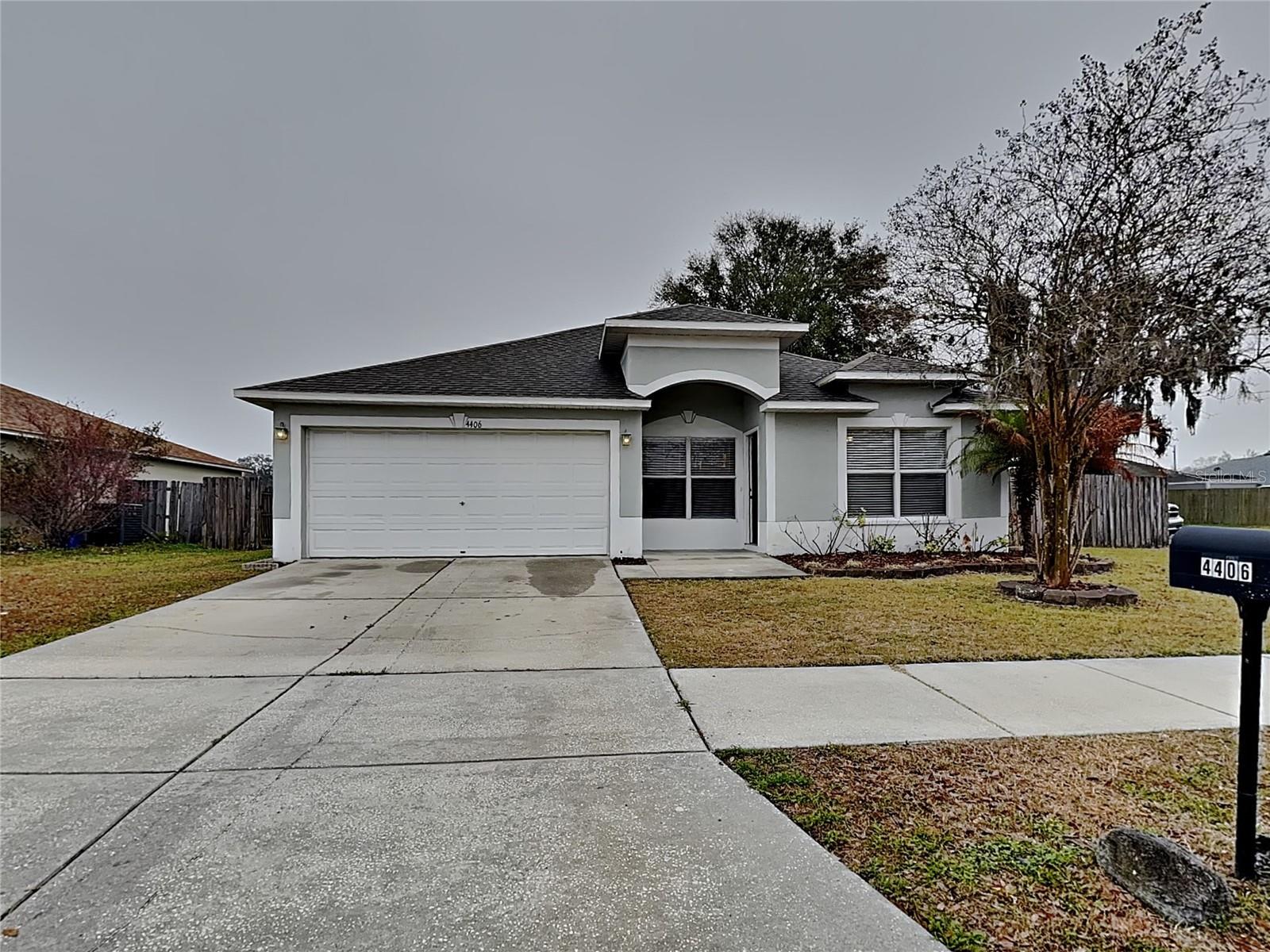 COUNTRY HILLS EAST UNIT NINE - Residential Lease