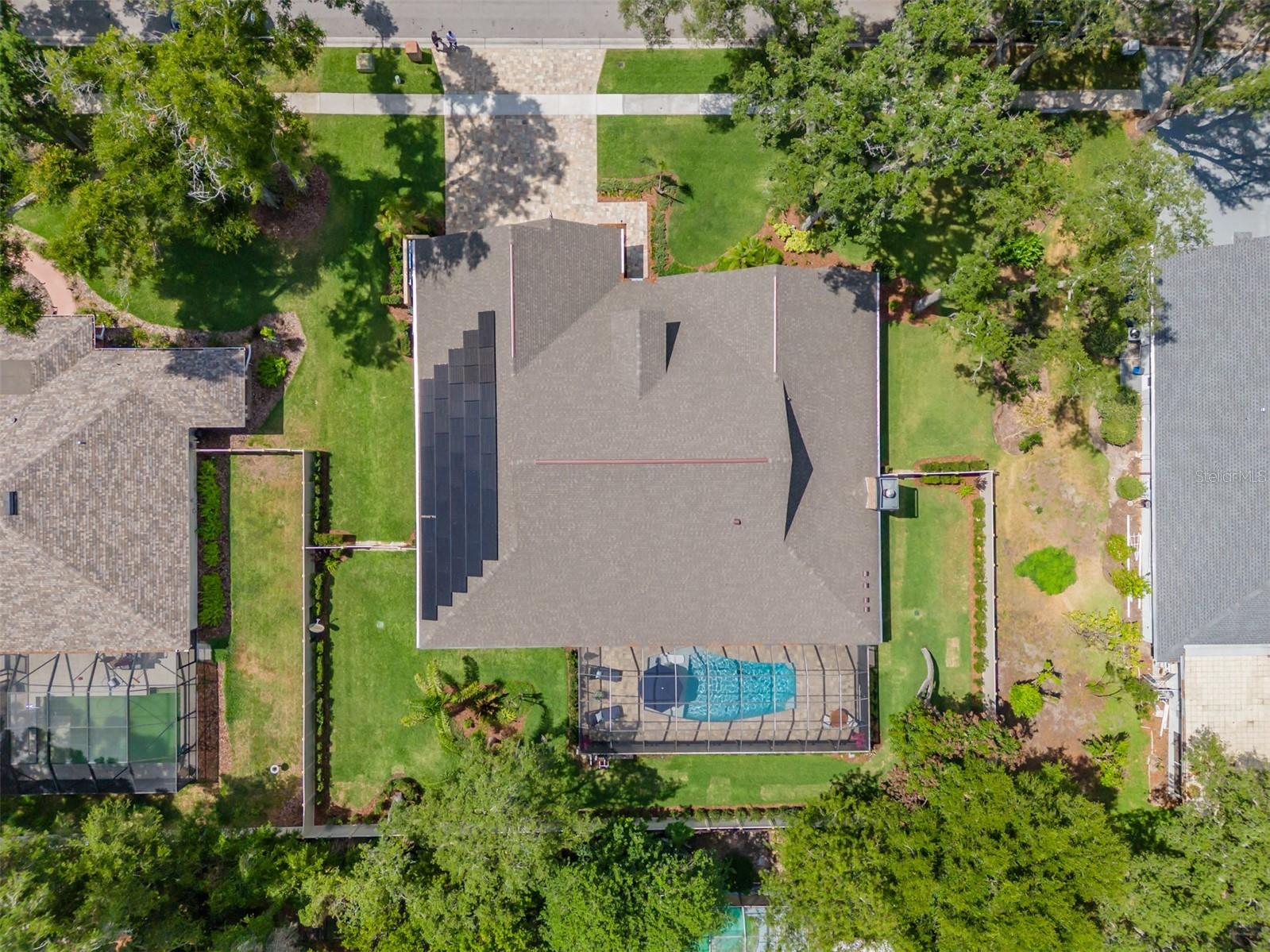 BARRINGTON OAKS EAST - Residential
