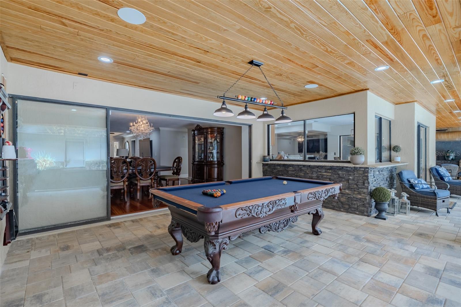 BARRINGTON OAKS EAST - Residential