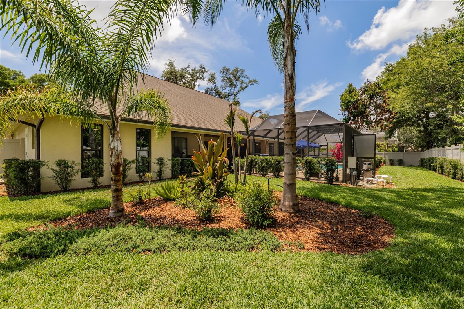 BARRINGTON OAKS EAST - Residential