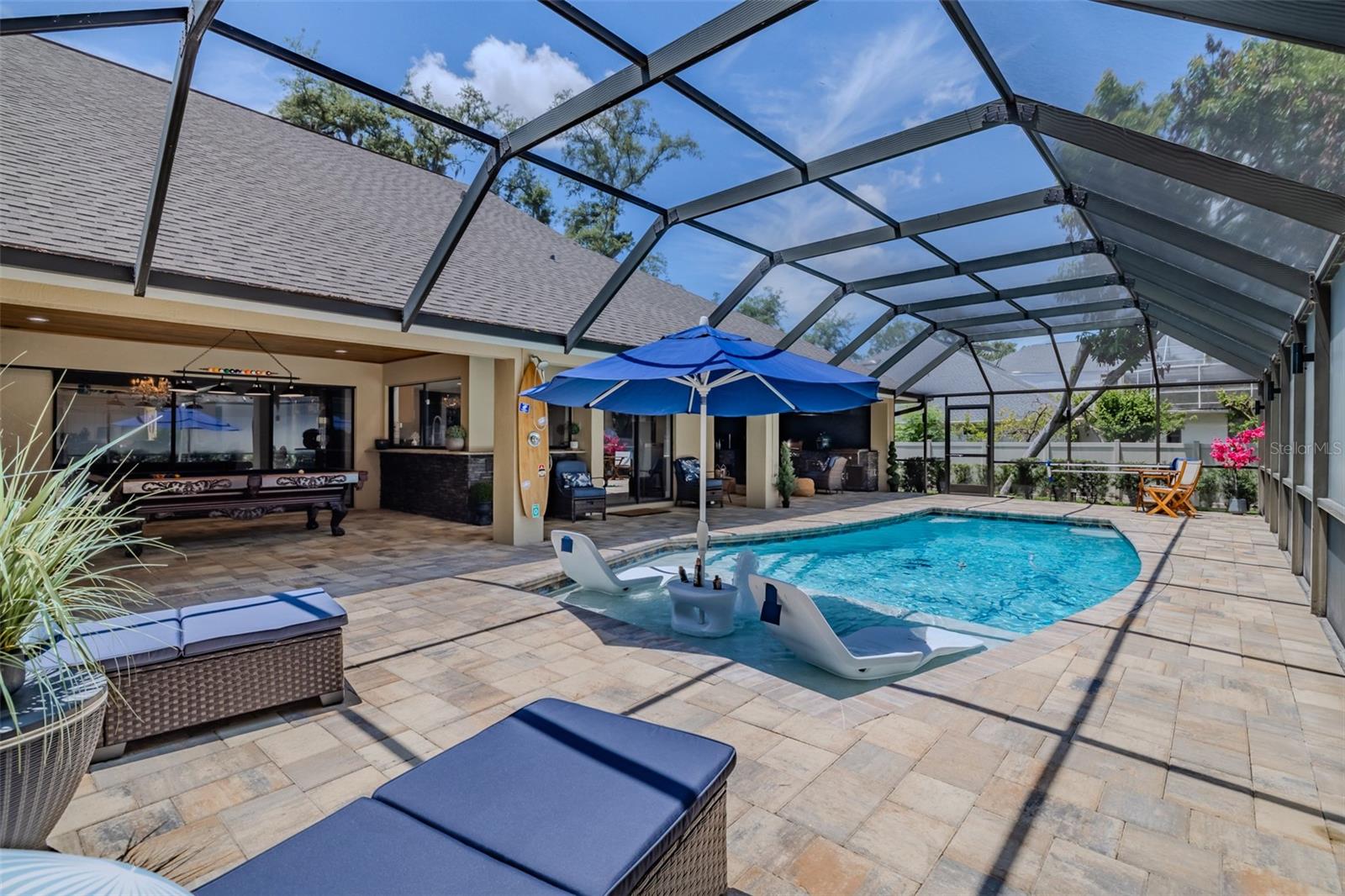BARRINGTON OAKS EAST - Residential
