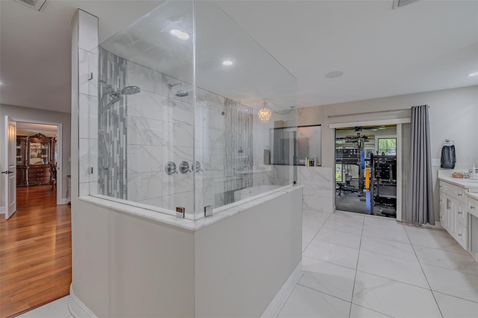 BARRINGTON OAKS EAST - Residential