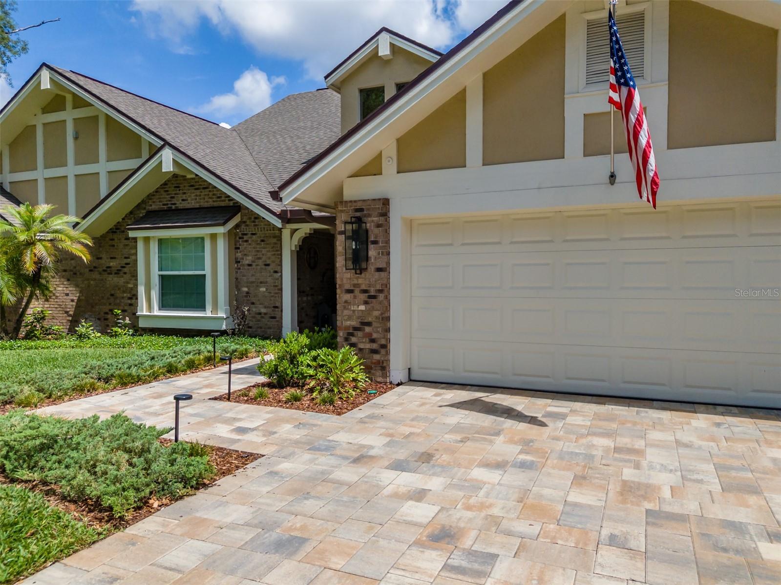 BARRINGTON OAKS EAST - Residential