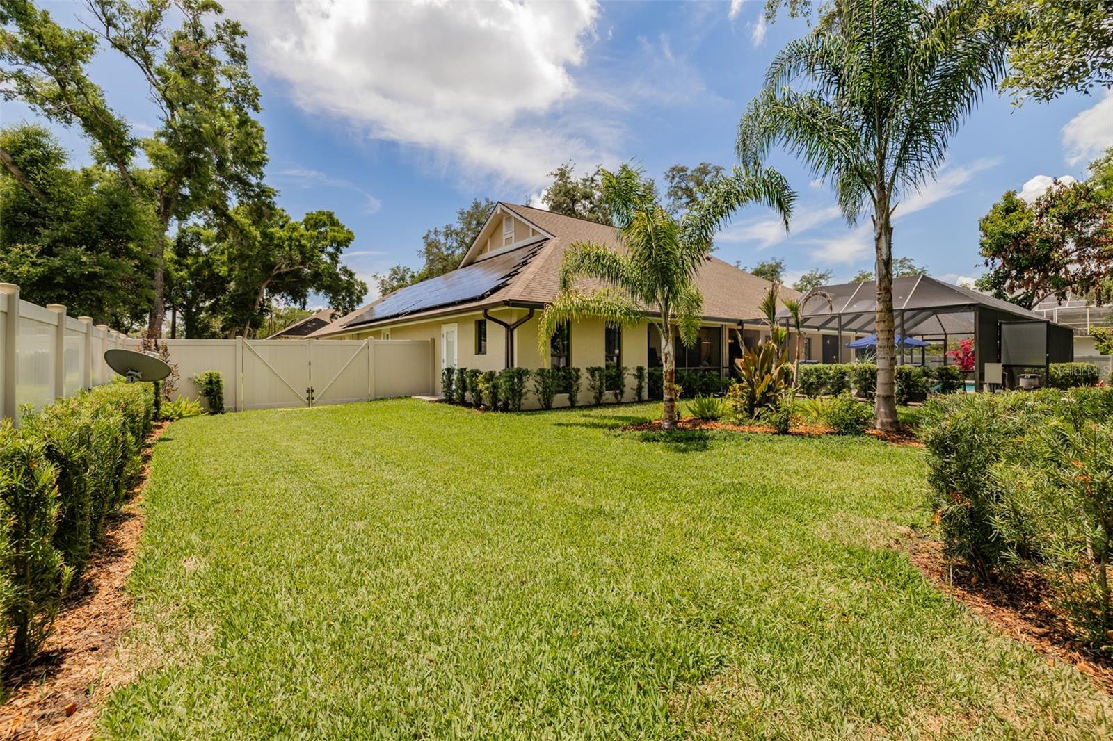 BARRINGTON OAKS EAST - Residential