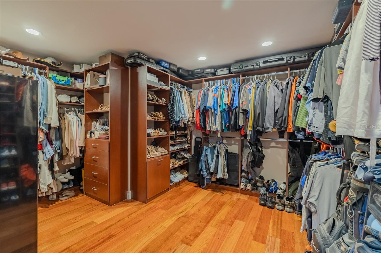 BARRINGTON OAKS EAST - Residential