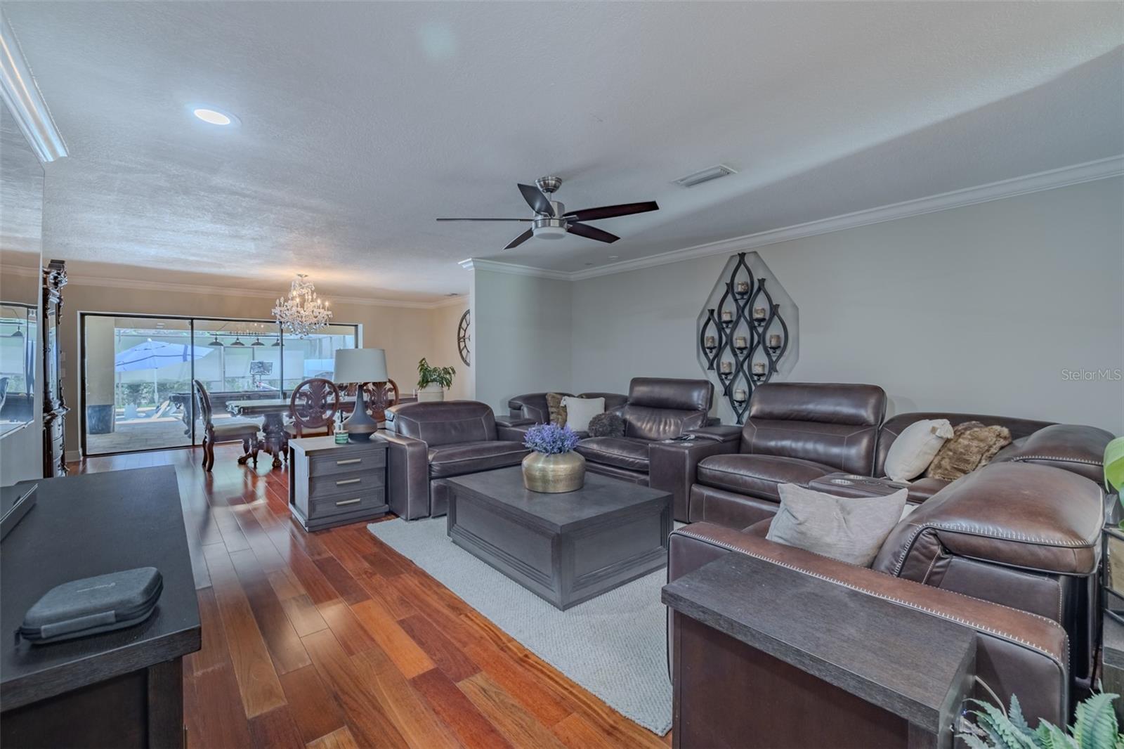 BARRINGTON OAKS EAST - Residential