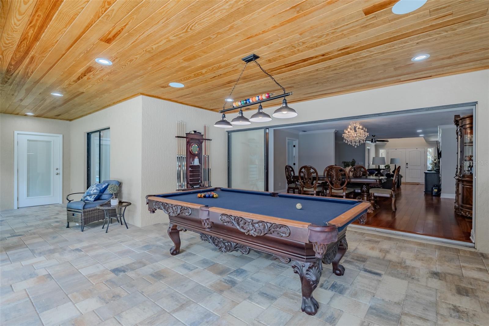 BARRINGTON OAKS EAST - Residential