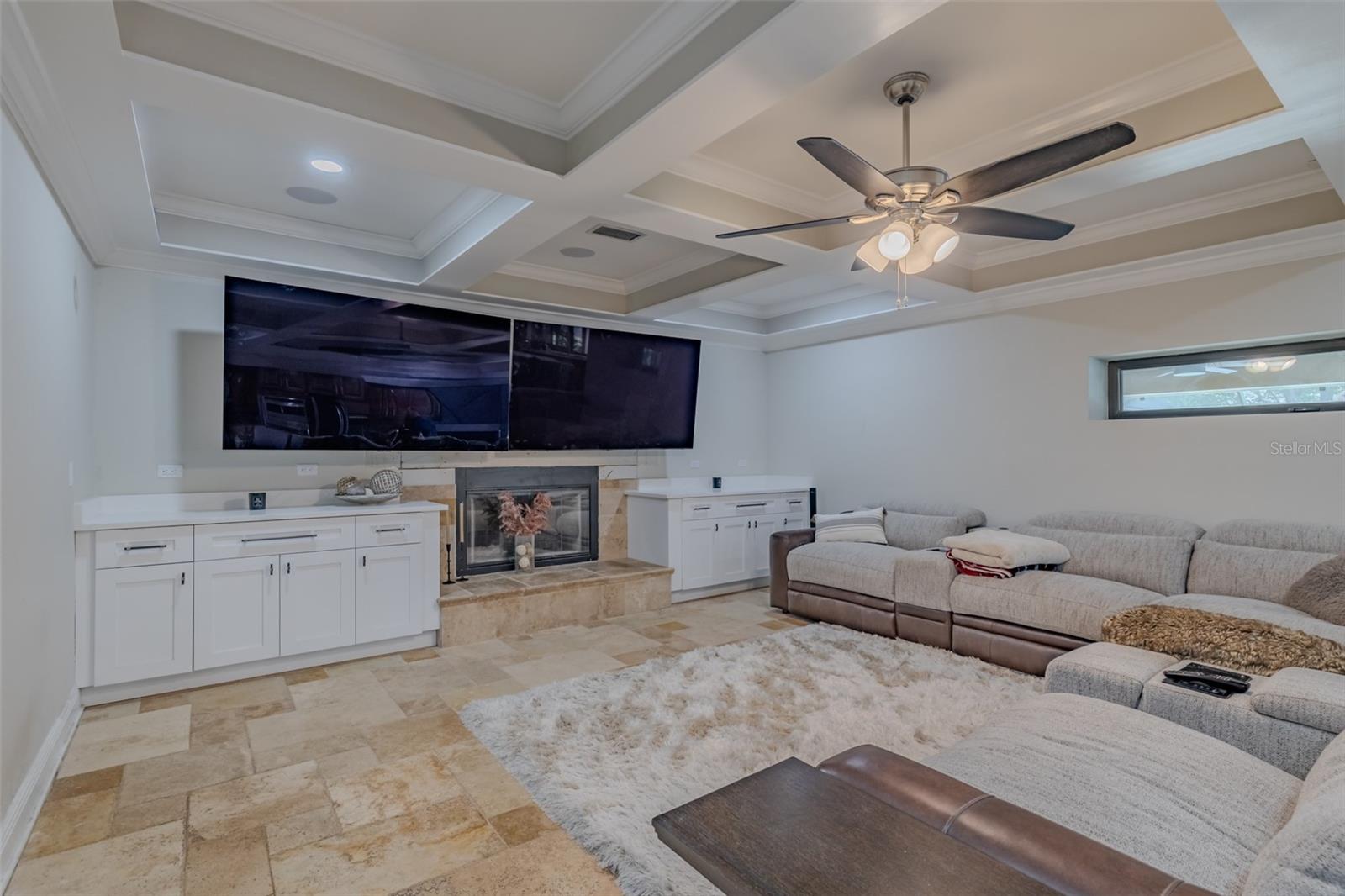 BARRINGTON OAKS EAST - Residential