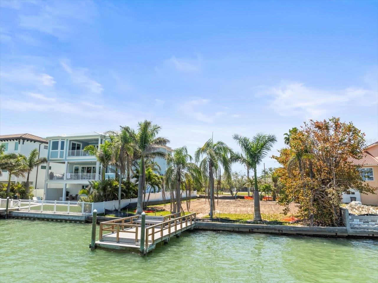 PARADISE ISLAND - Land