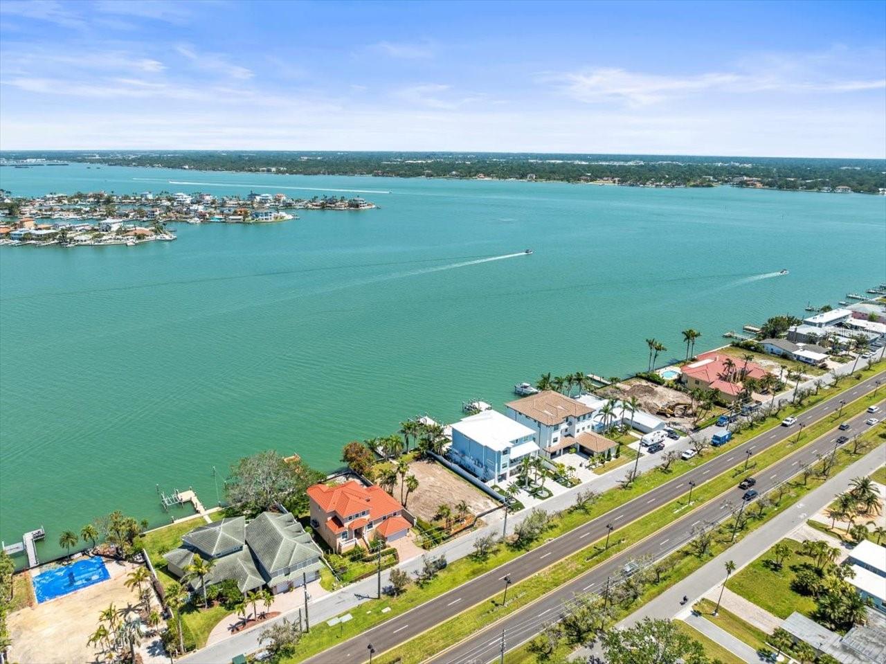 PARADISE ISLAND - Land