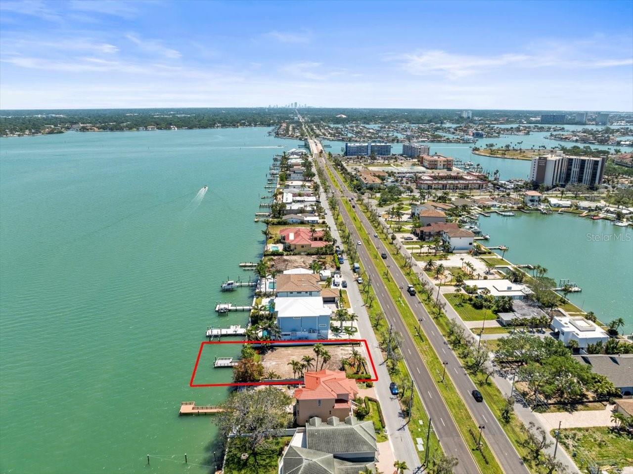 PARADISE ISLAND - Land