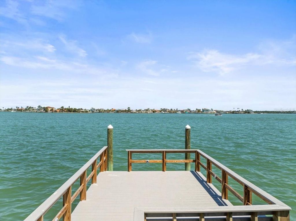 Photo of 6 Paradise Lane, Treasure Island, FL 33706 (MLS # TB8365546)