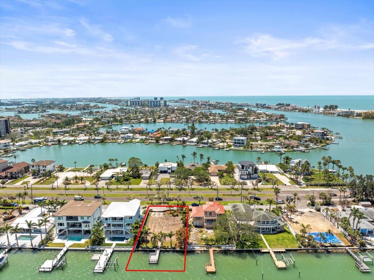 PARADISE ISLAND - Land