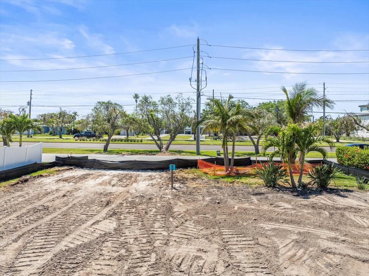 PARADISE ISLAND - Land