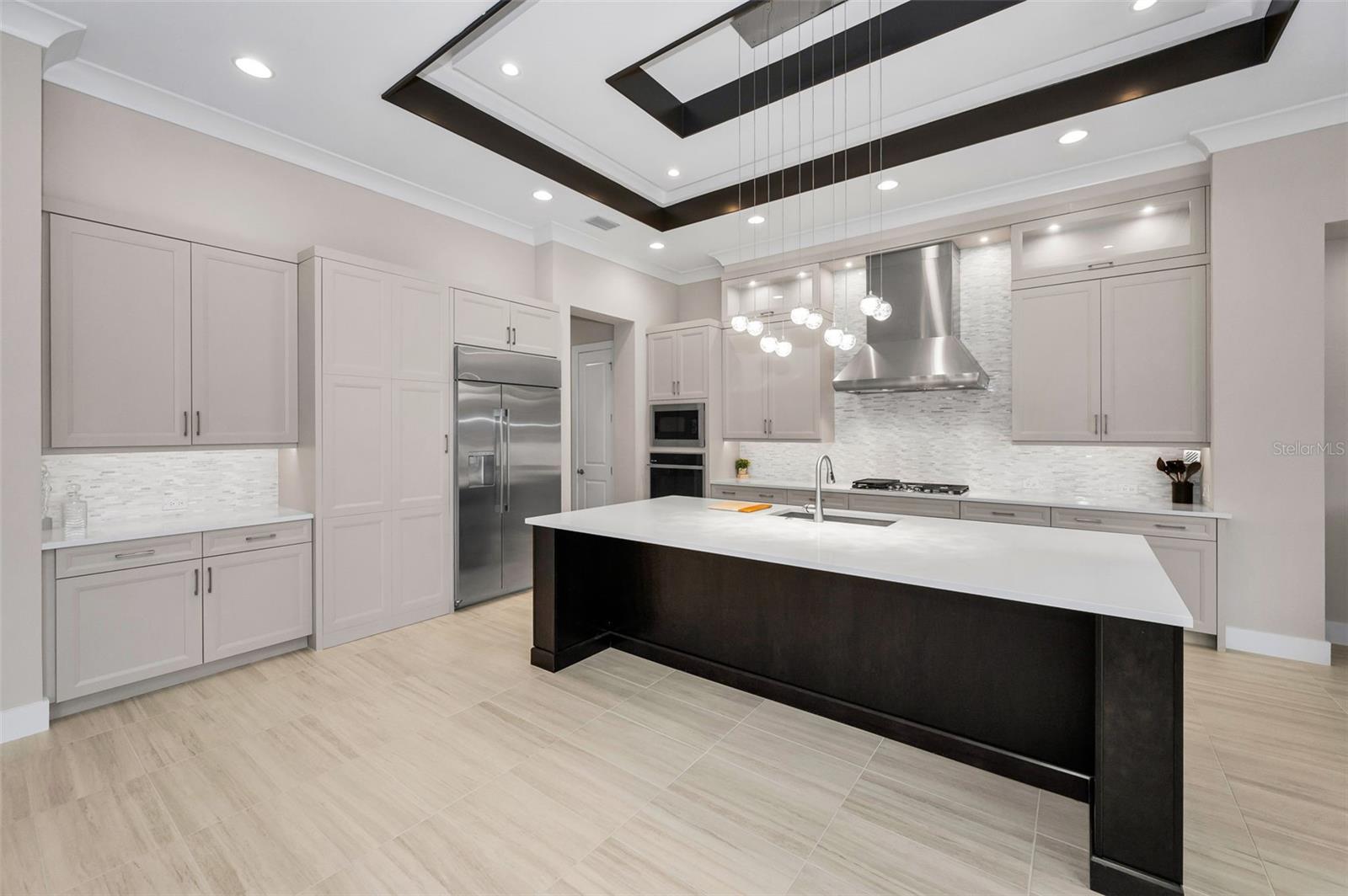 CHAMPIONS CLUB - Residential